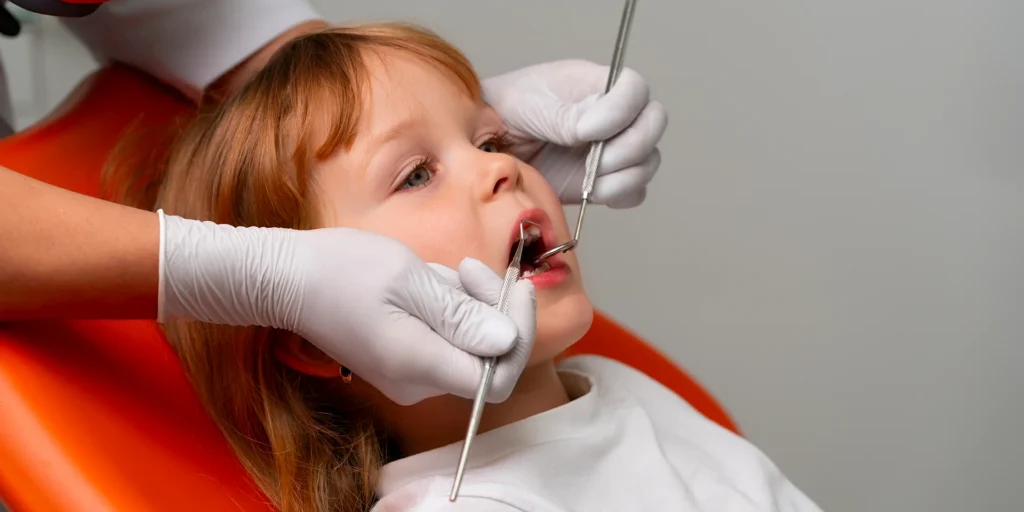 Clínica Dental Uribarri - Tratamiento de Odontopediatría. Imagen de Freepik