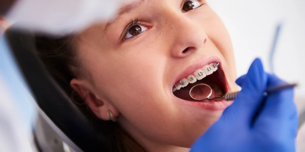 Clínica Dental Uribarri - Tratamiento de Ortodoncia. Imagen de Freepik