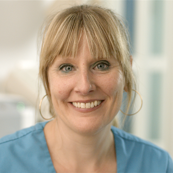 Centro Dental Uribarri-Pilar perfil.