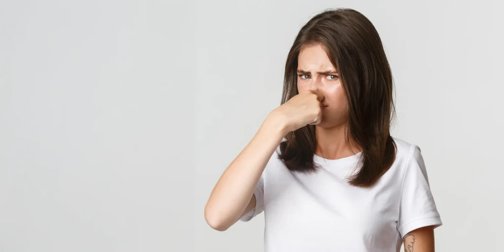 Clínica Dental Uribarri - TratamientoHalitosis adultos. Imagen de Freepik