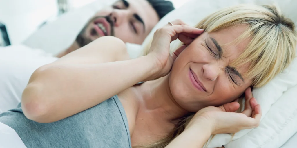 Clínica Dental Uribarri - Tratamiento Ronquido en adultos. Imagen de Freepik